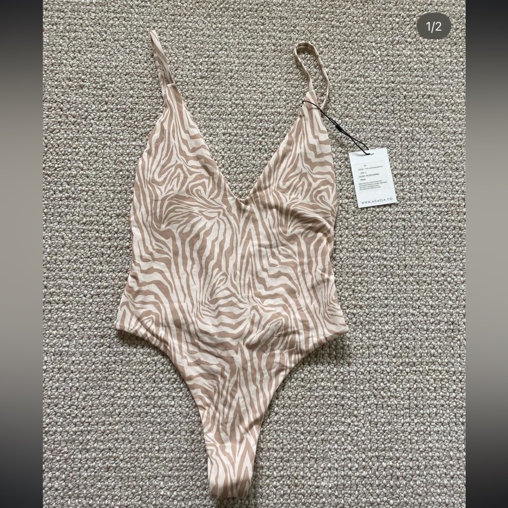 Acacia one piece